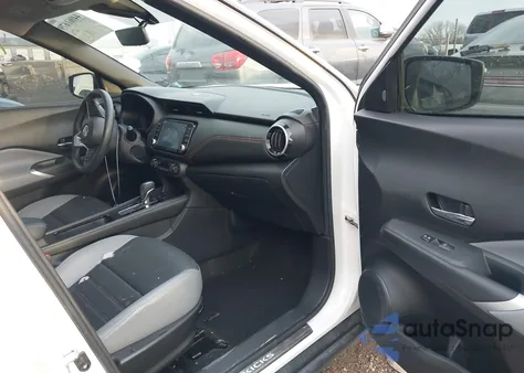 2023 Nissan Kicks Sr Xtronic Cvt z USA, uszkodzony, nr VIN 3N1CP5DVXPL470192